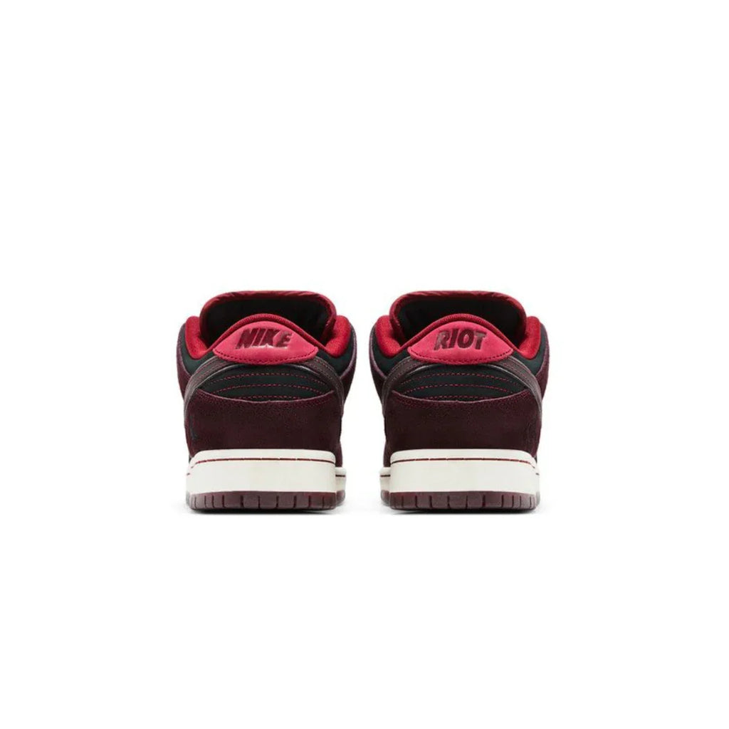 Nike SB Dunk Riot Skateshop