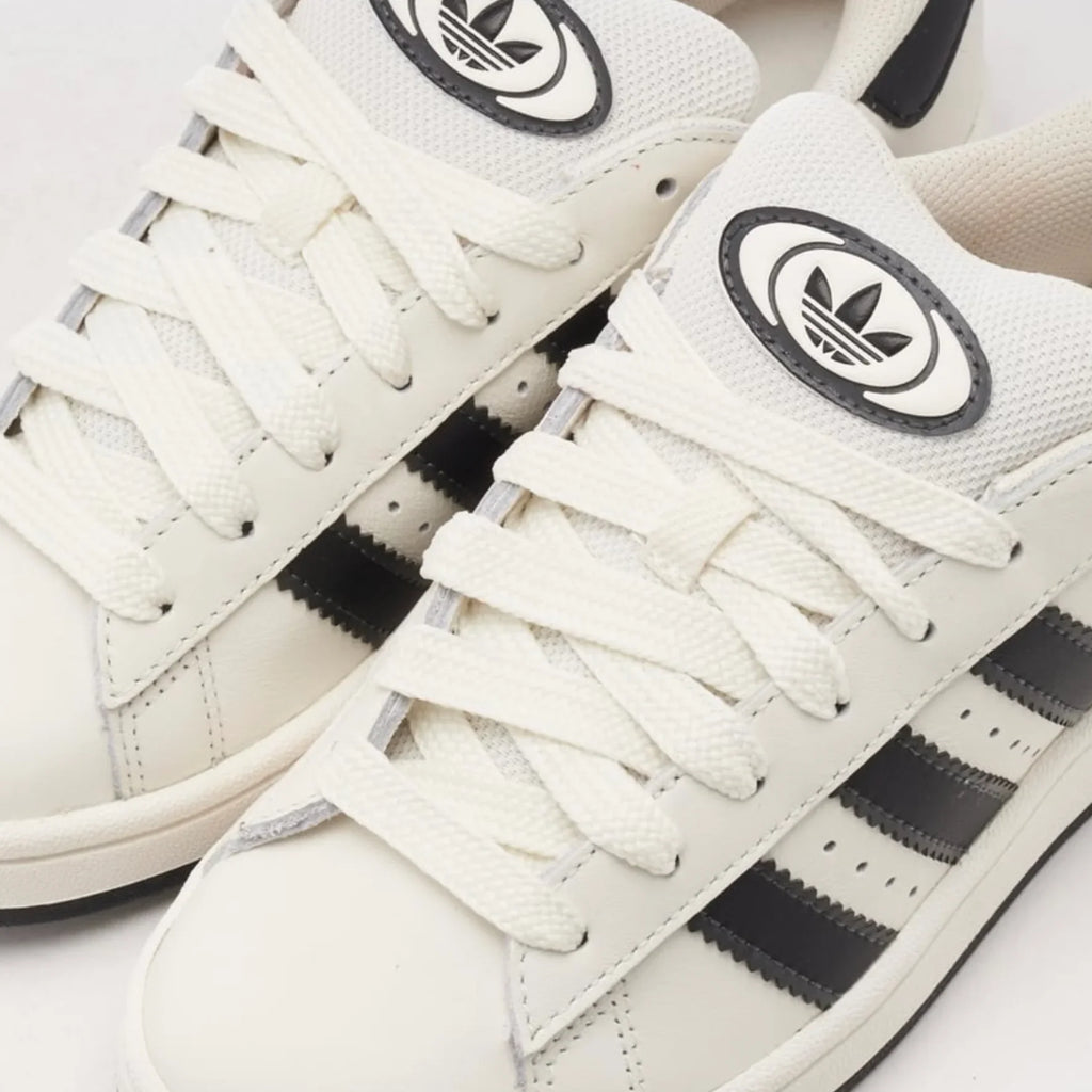 Adidas Campus 00s White detalhe parte superior - sapatilhas premium logo três riscas Adidas